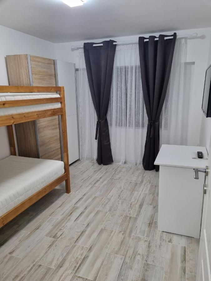 Luxurious Apartment With 3 Rooms And 2 Bathrooms In Corabia Екстериор снимка