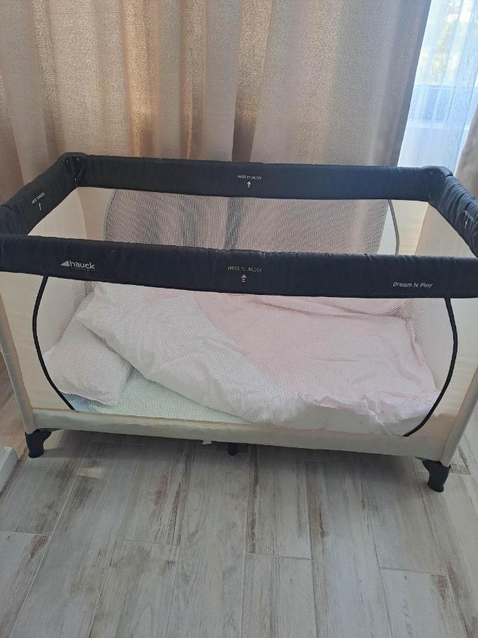 Luxurious Apartment With 3 Rooms And 2 Bathrooms In Corabia Екстериор снимка